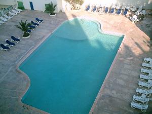 ORAN 04 2007 26 PISCINE DE L HOTEL A AIN EL TURCK